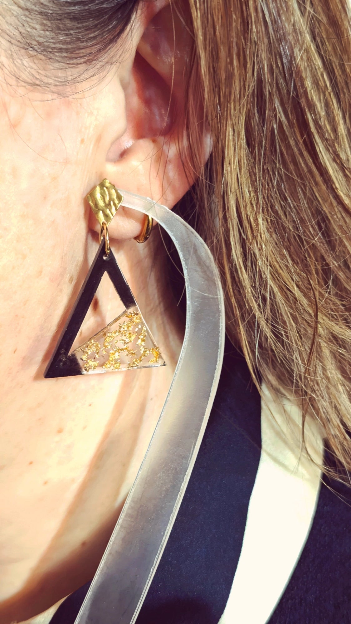 * Les Mysteres de Kheops : Boucle d'oreilles en résine, feuilles d'or et acier inoxydable