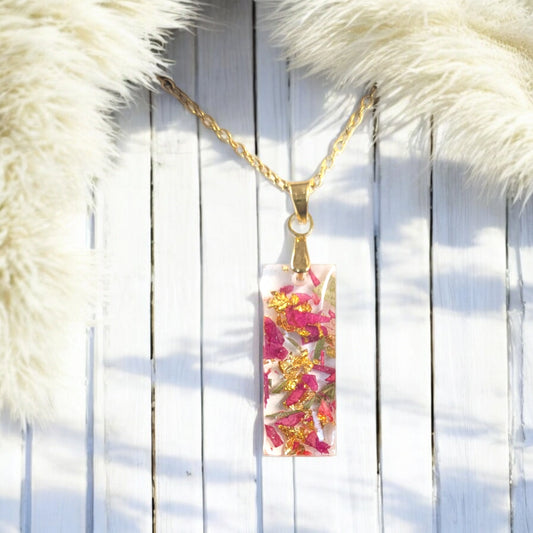 Collier Unique en résine et fleurs séchées