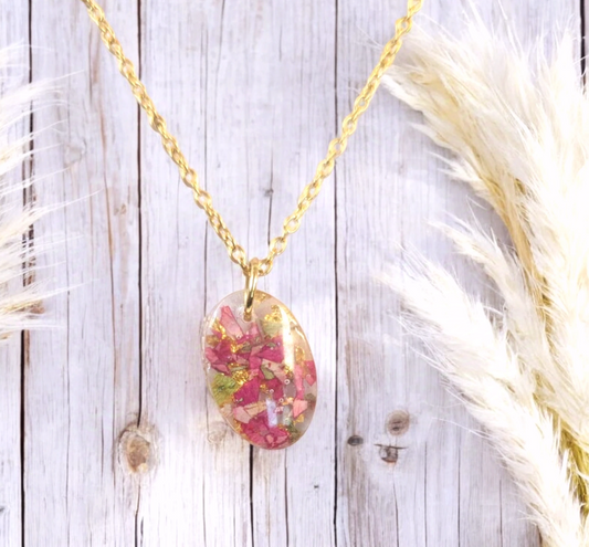 Collier unique en résine et fleurs séchées